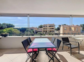 T2 Moderne avec Grande Terrasse, Parking et Proche Mer - Idéal 2 à 4 Pers - FR-1-770-19